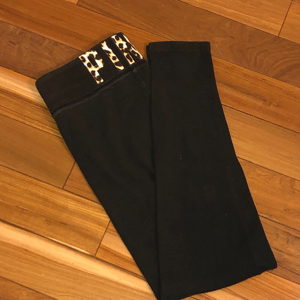 VS pink yoga legging flat top cheetah logo